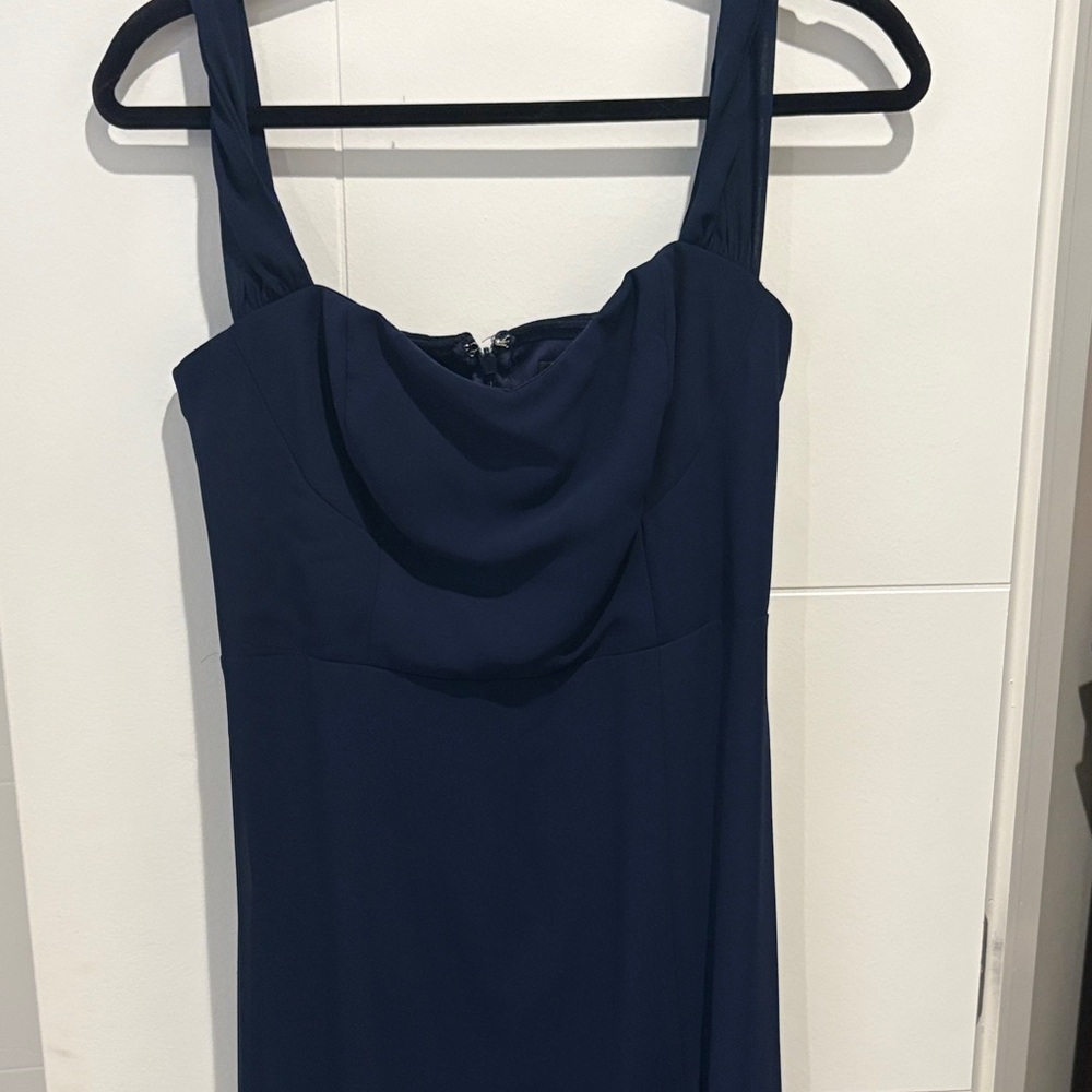 Elegant deep navy  blue evening gown. Size medium.